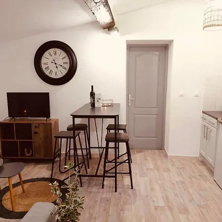 Apartment Au Garde-a-toit