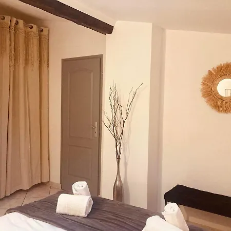 Au Garde-a-toit Apartment Carcassonne
